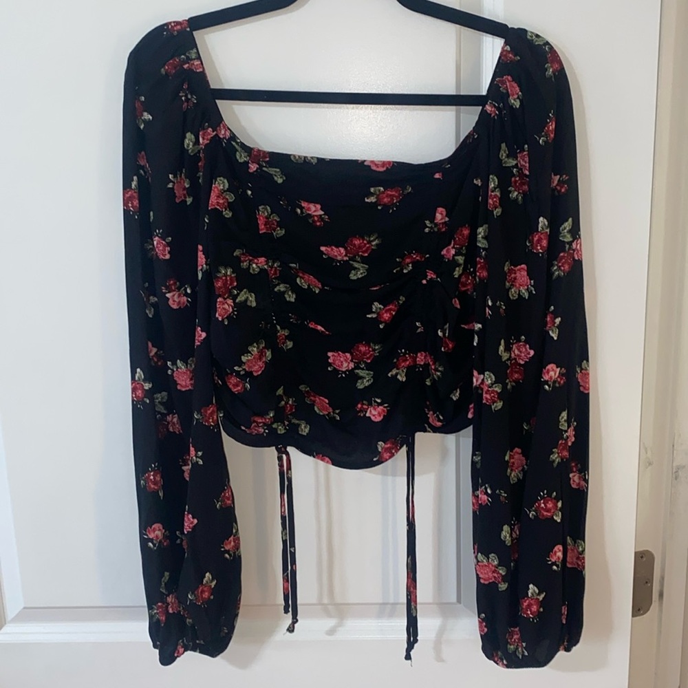 Wild Fable Ruffle Puff sleeve shirt, Size L, Rose Pattern